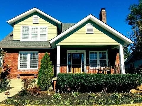 Building Photo - 1106 Lawrence Ave