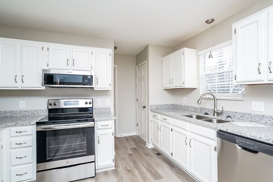 Building Photo - 101 Digby Ct