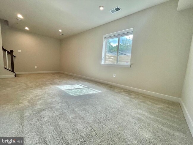 Building Photo - 9576 Fern Hollow Way