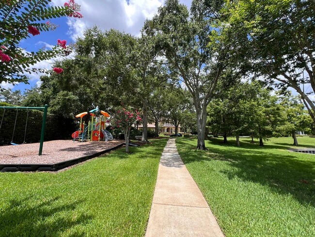 Building Photo - GORGEOUS SINGLE FAMILY HOME - PROPERTY  FU...