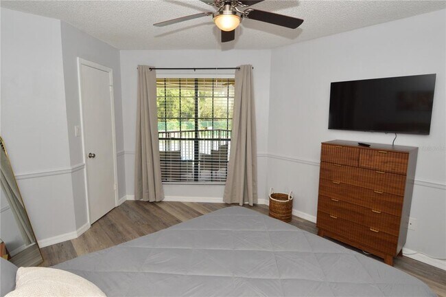 Building Photo - 8754 Mallard Reserve Dr