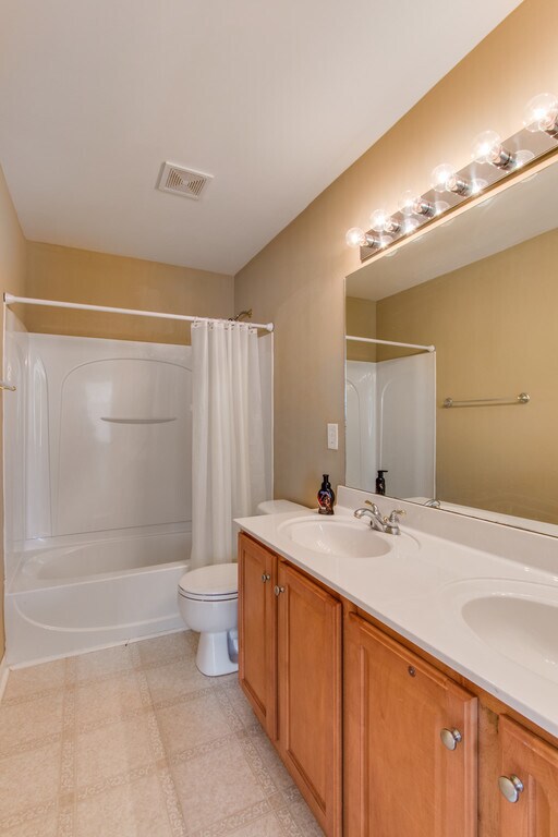 Building Photo - 4Bed/2.5Bath in Brentwood, Lawn Care Included!