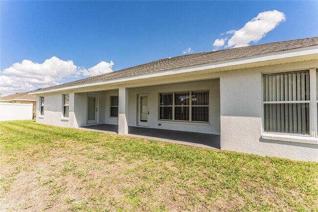 Building Photo - 233 Towhee Rd