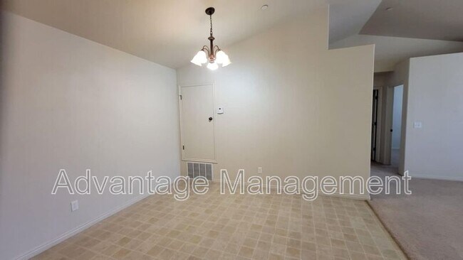 Building Photo - 3569 E Rock Creek Rd