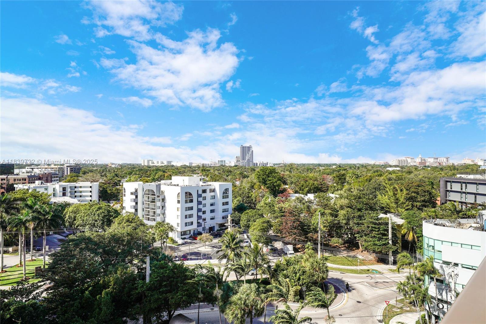 Building Photo - 2655 S Bayshore Dr