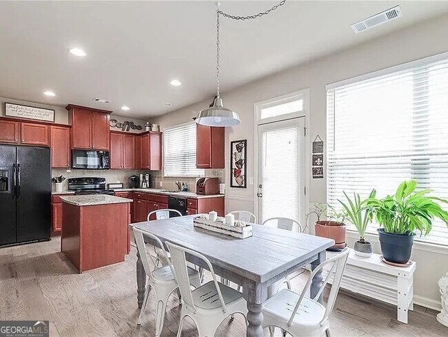 Building Photo - 2344 Attewood Dr