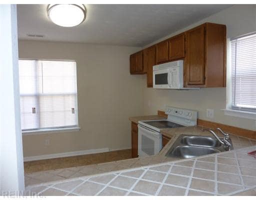 Building Photo - 108 Poplar Grove Crescent