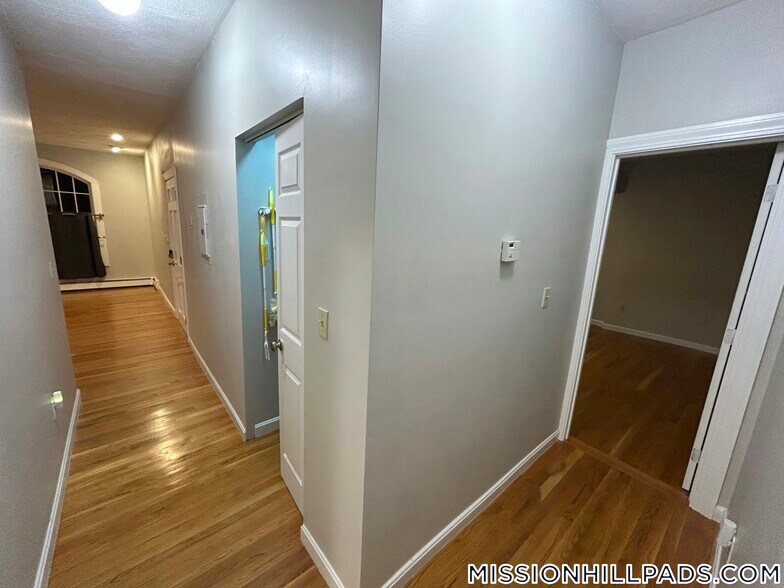 Building Photo - 120 Highland St