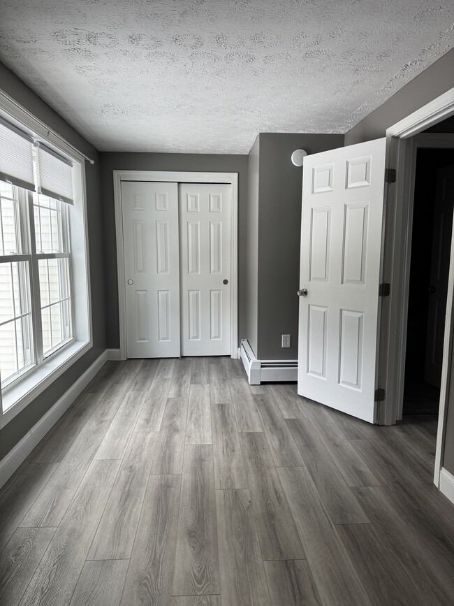 Building Photo - 94 Lewiston Rd