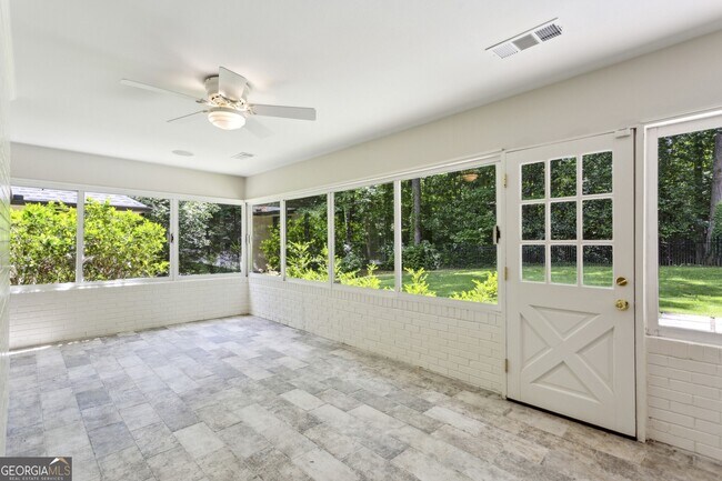 Building Photo - 4708 Tall Pines Dr NW