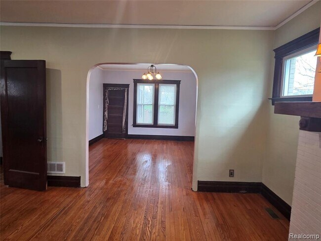 Building Photo - 3254 Hogarth St