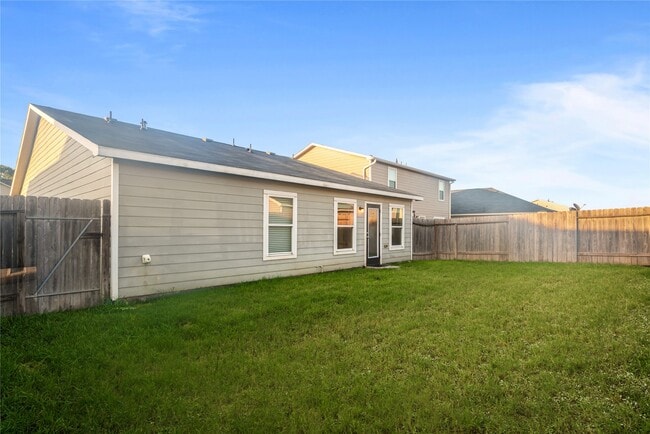 Building Photo - 15638 Del Norte Dr