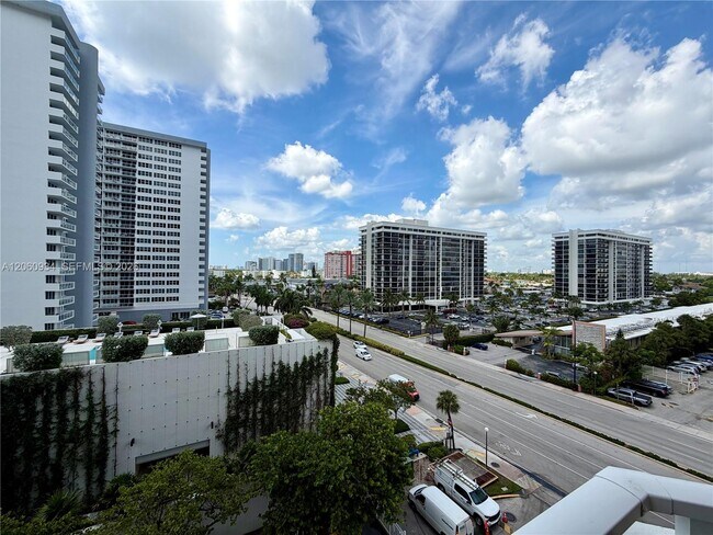 Building Photo - 1980 S Ocean Dr