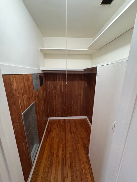 Building Photo - 5767 San Vicente Blvd