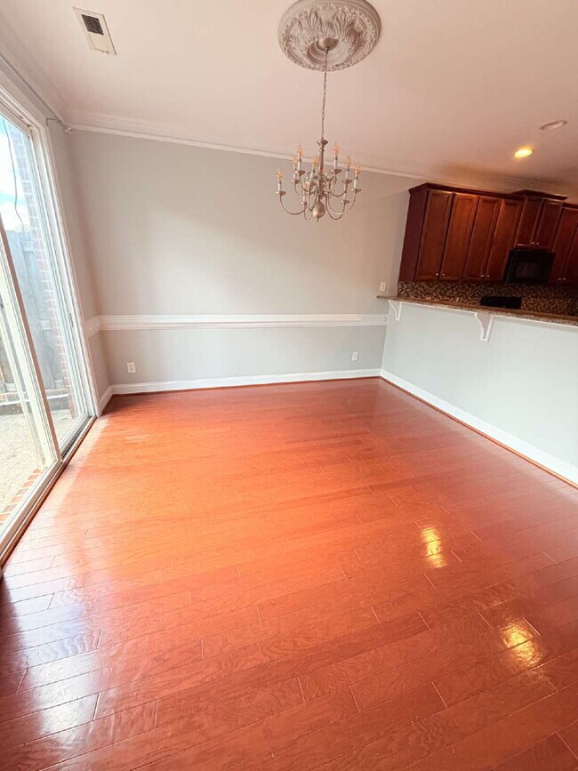 Building Photo - "Stylish 3-Bedroom Townhouse Featuring Granite Countertops & Cozy Fireplace in Winston-Salem"