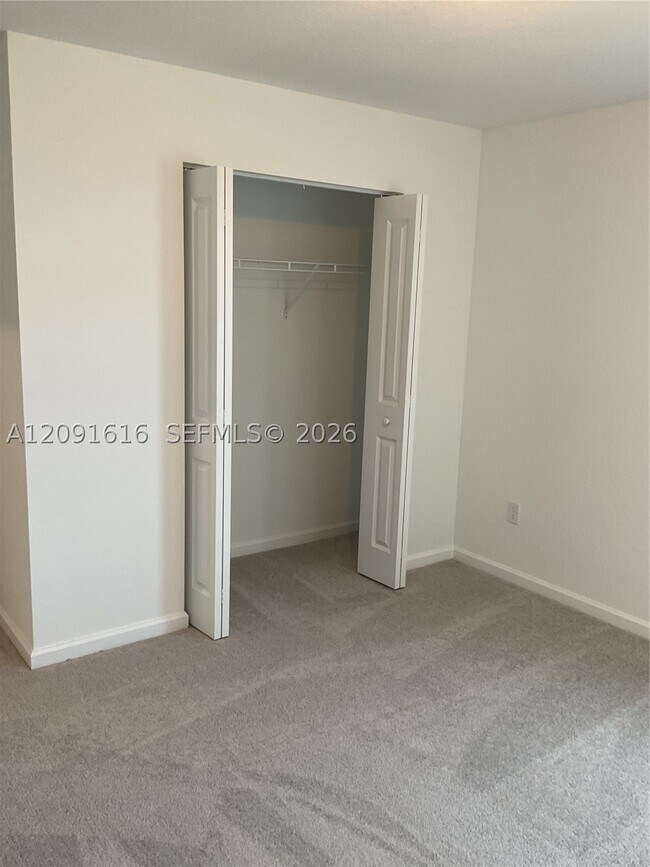 Building Photo - 5924 NW Fairfox Wy