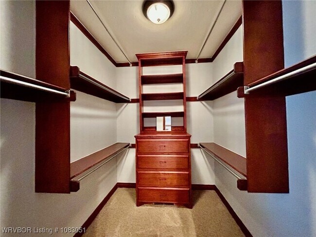 Building Photo - 1801 Oak Forest Dr