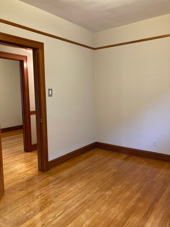 Building Photo - 3017 W 39th Plz