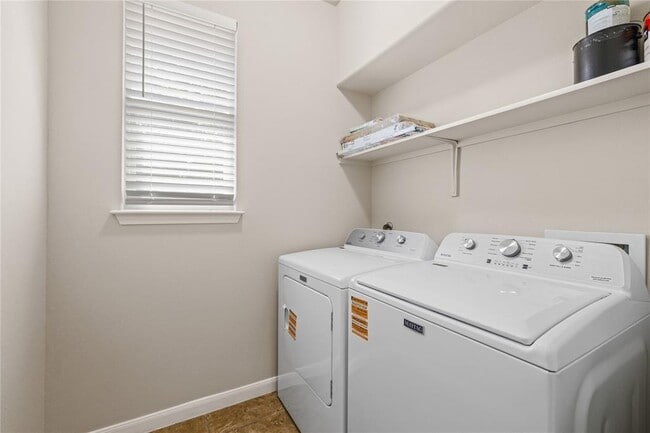 Building Photo - 13521 Red Egret Dr