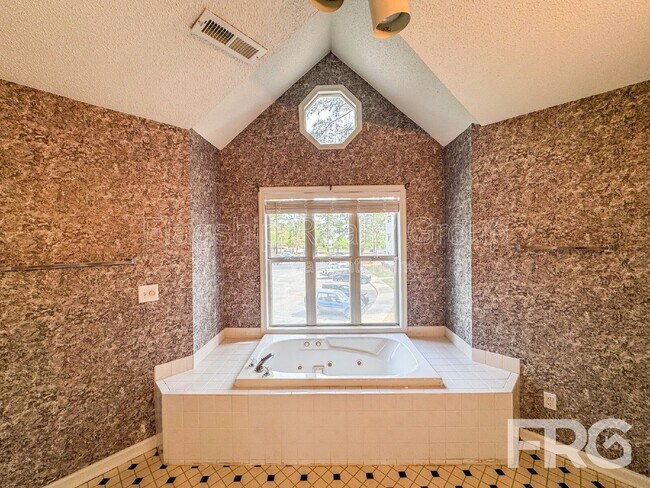 Building Photo - 3306 Mulberry Ln