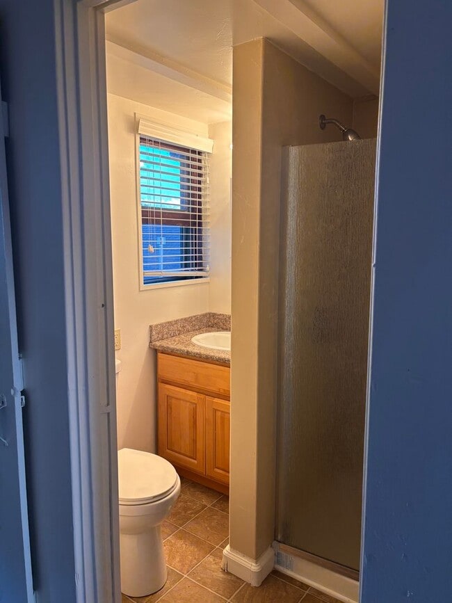 Building Photo - Charming 1 bed/1 bath Studio/Apartment In ...