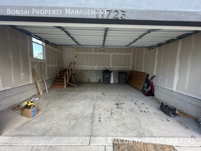 Building Photo - 11723 S Leander Dr