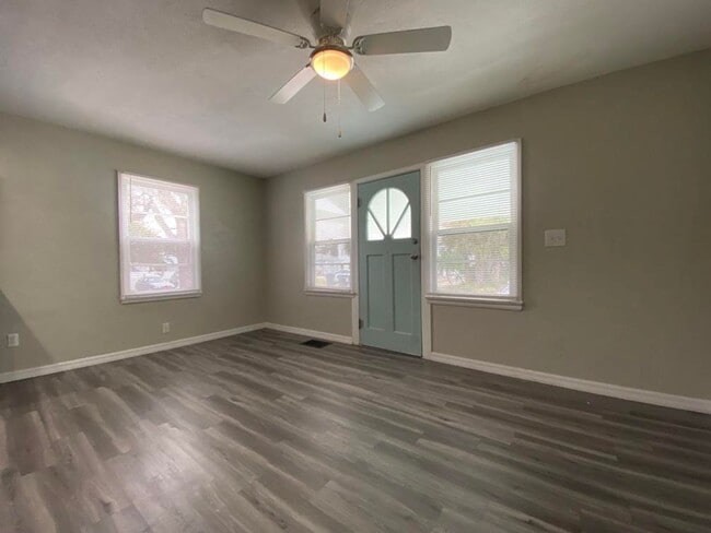 Building Photo - Daytona Beachside Charmer