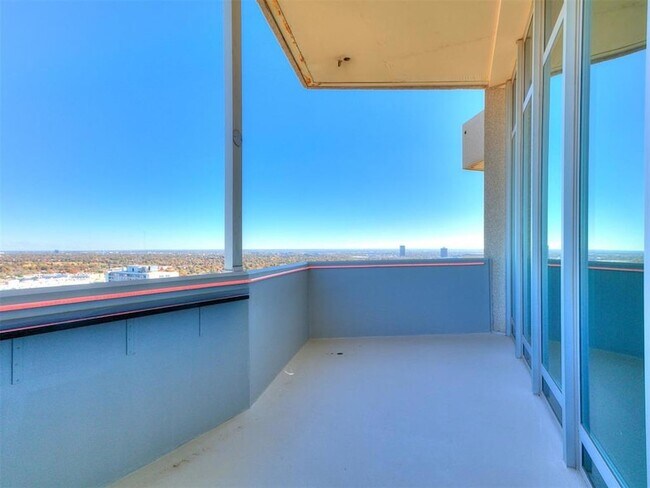 Building Photo - 5900 Mosteller Dr