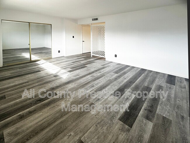 Building Photo - 3459 W Dailey St