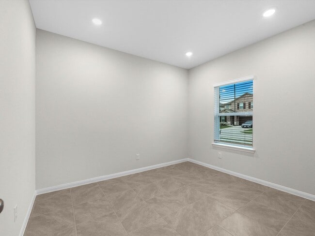 Building Photo - 1211 Rosemead Dr