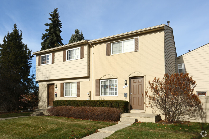 Primary Photo - Auburn Village Townhomes