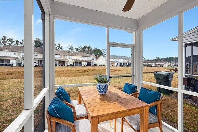 Building Photo - Lakeview Commons