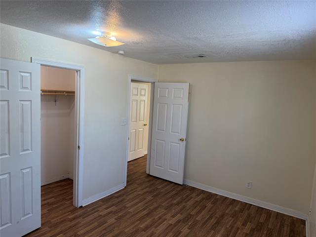 Building Photo - 1402 N Commerce St