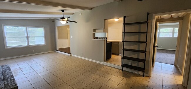 Building Photo - Beautiful 3B,2B house in Hanahan
