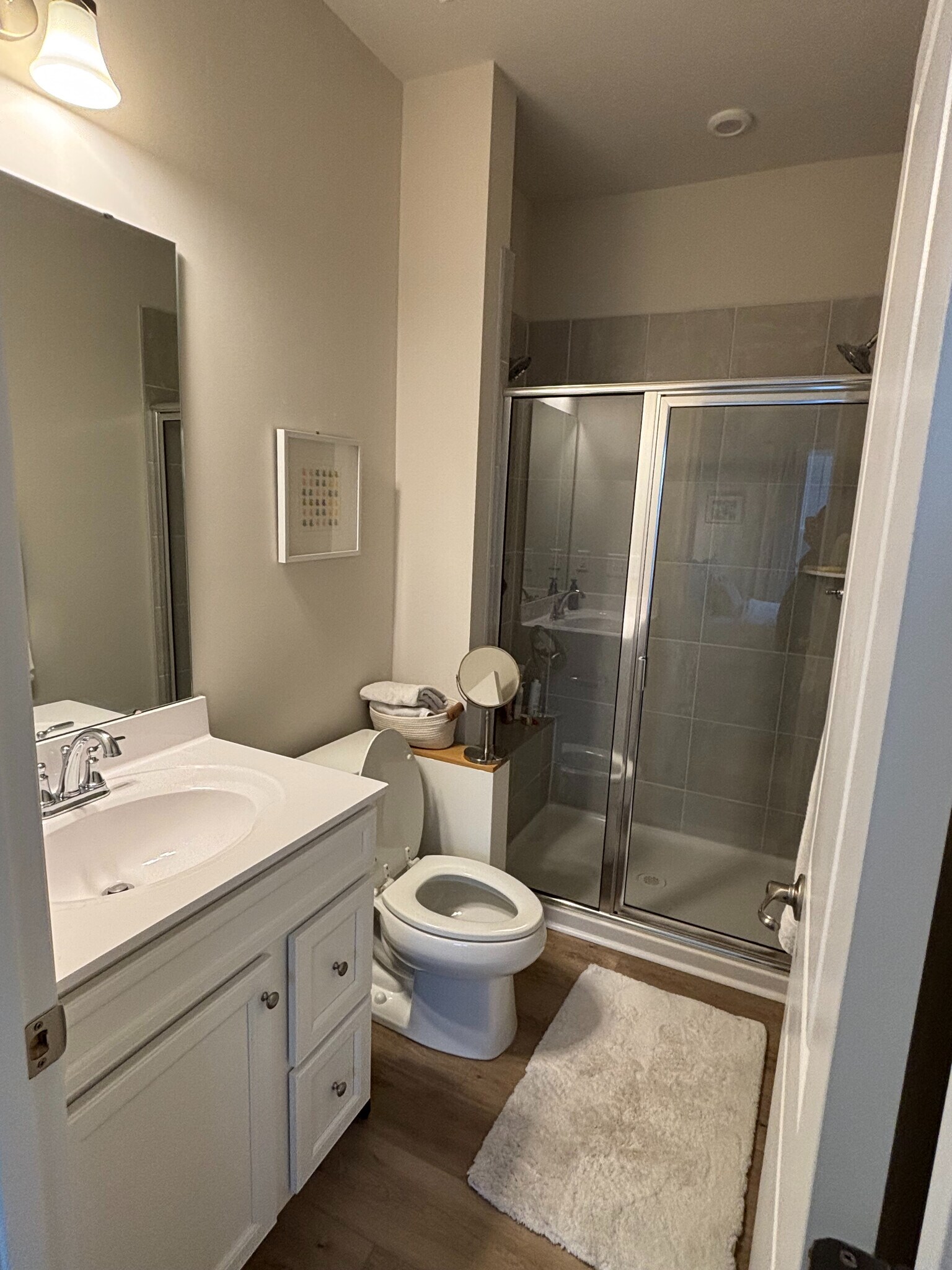 Building Photo - Room in Townhome on Beeler Ln