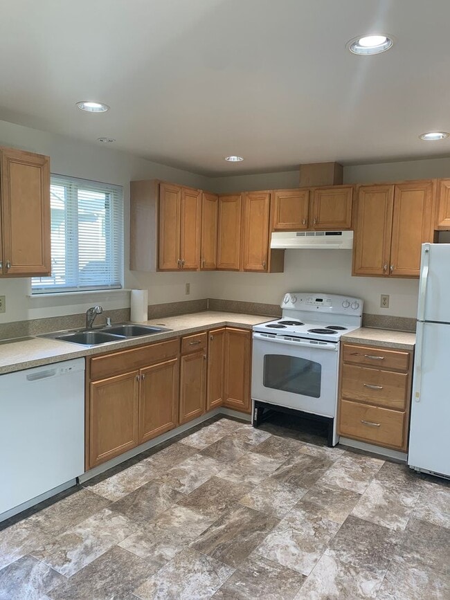 Building Photo - Downtown Puyallup charmer