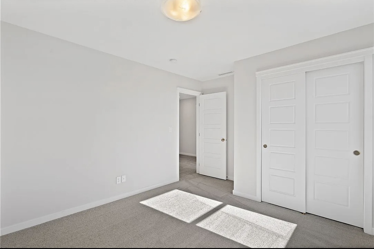 Building Photo - 1106 NW Yorktown Dr