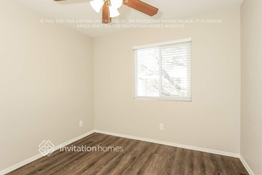 Building Photo - 2602 E Helena Dr