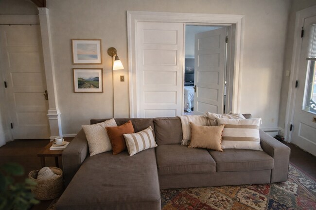 Building Photo - 312 S Upper St