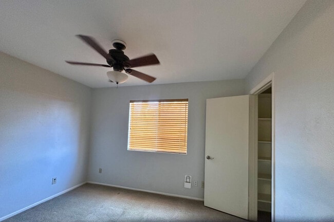 Building Photo - 8878 E Sheena Dr