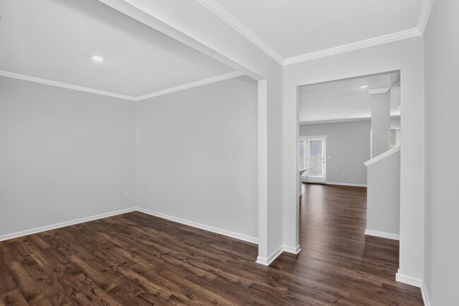 Building Photo - 383 King Vlg