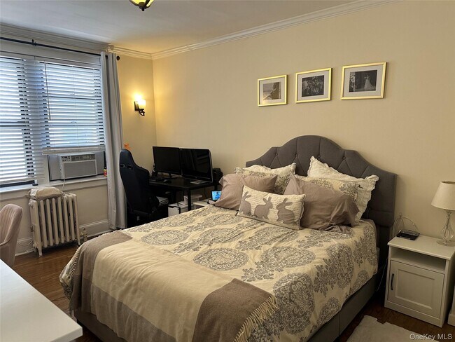 Building Photo - 312 Main St