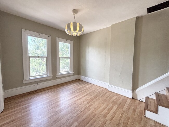 Building Photo - 512-514 E 500 S