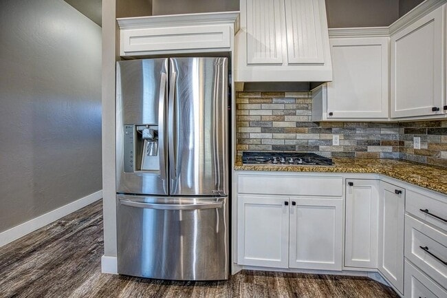 Building Photo - 807 Venice Ct