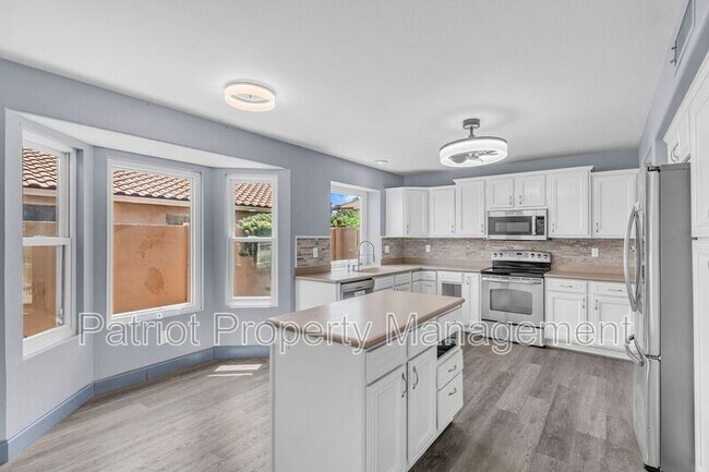 Building Photo - 1575 S Pennington Dr