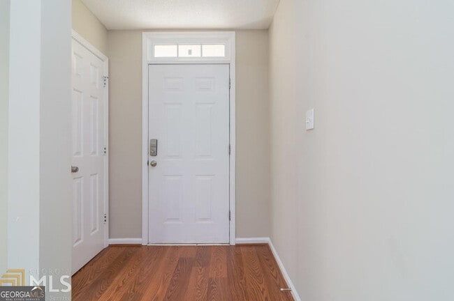 Building Photo - 145 Courtyard Dr