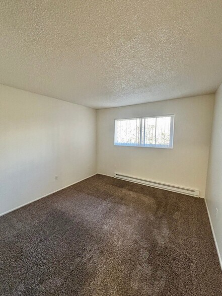 Building Photo - 3950 SW 102nd Ave