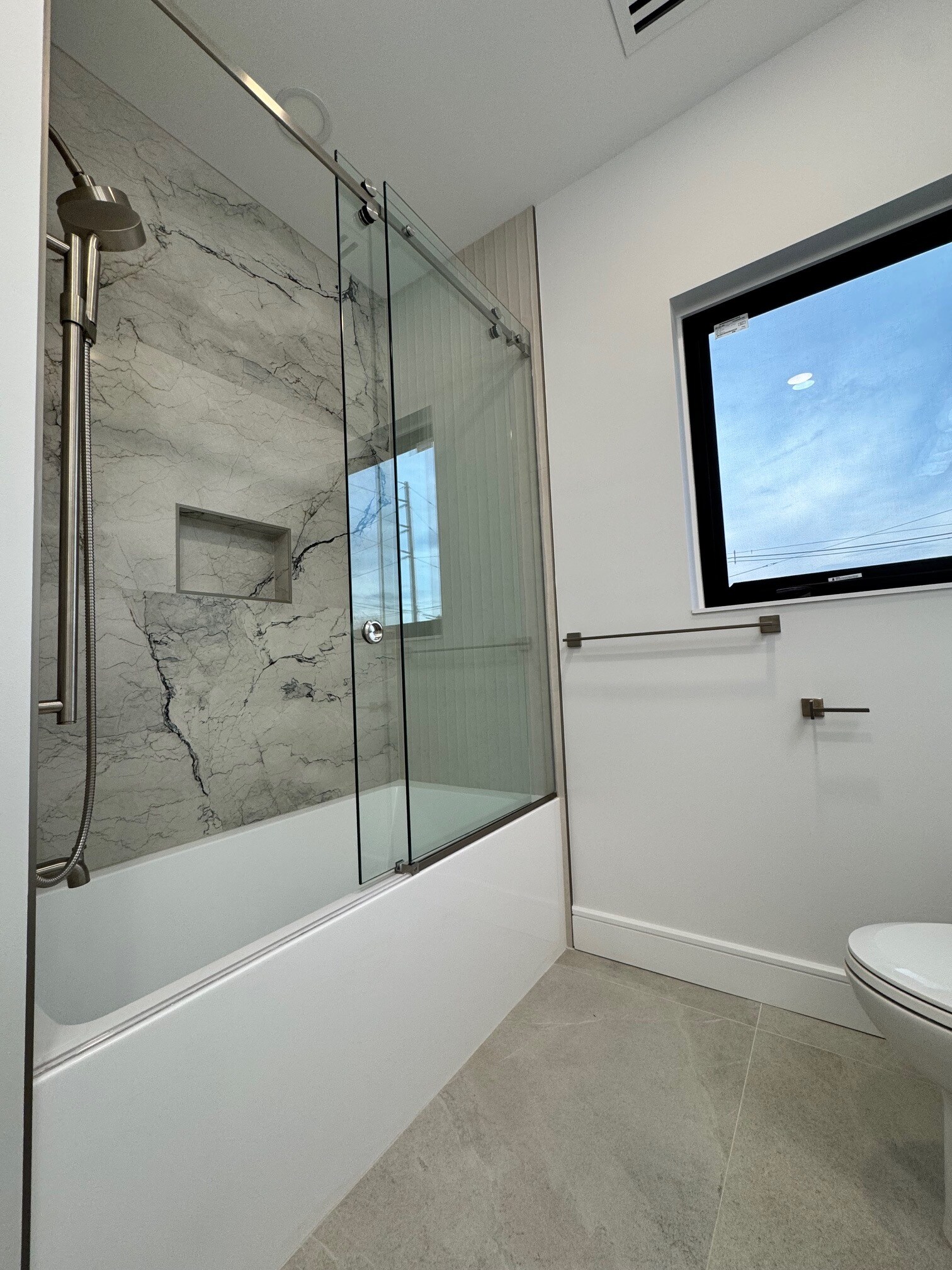 Building Photo - 85 W High St