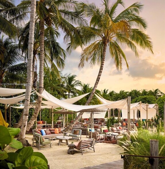Building Photo - 2301 Collins Ave