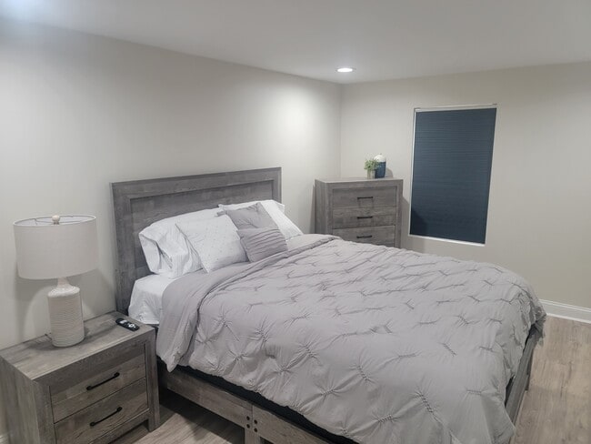 Building Photo - 401 S Ann St